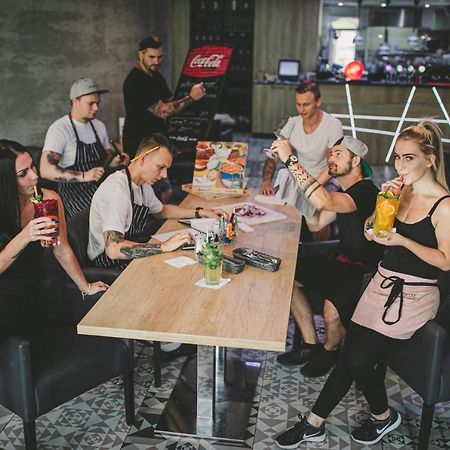 Hotel U Kostela Modrice Bagian luar foto
