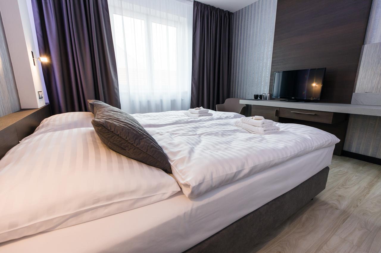 Hotel U Kostela Modrice Bagian luar foto