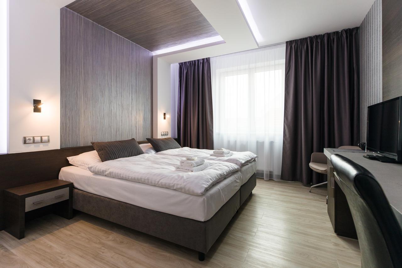 Hotel U Kostela Modrice Bagian luar foto