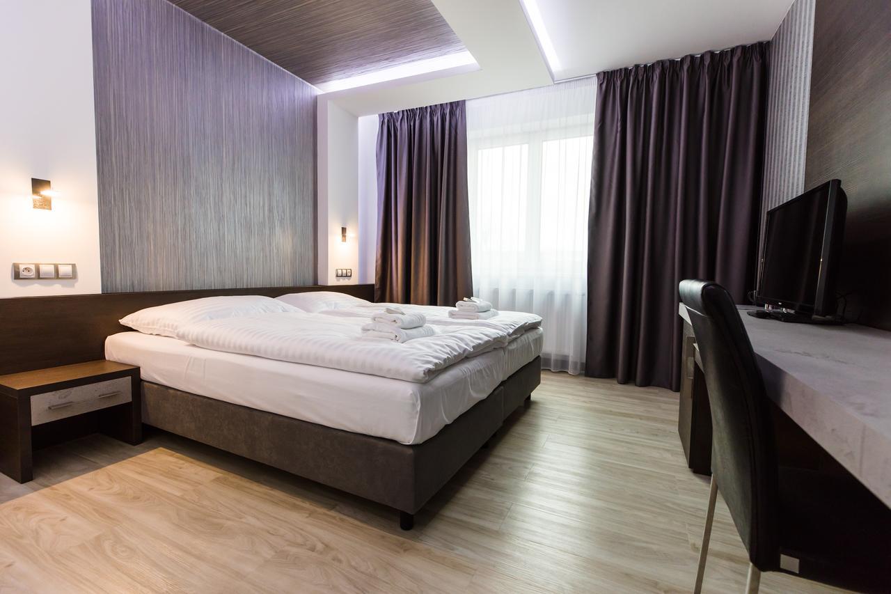 Hotel U Kostela Modrice Bagian luar foto