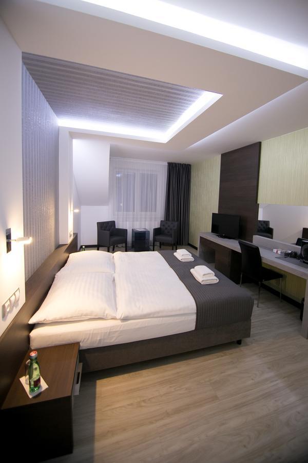 Hotel U Kostela Modrice Bagian luar foto