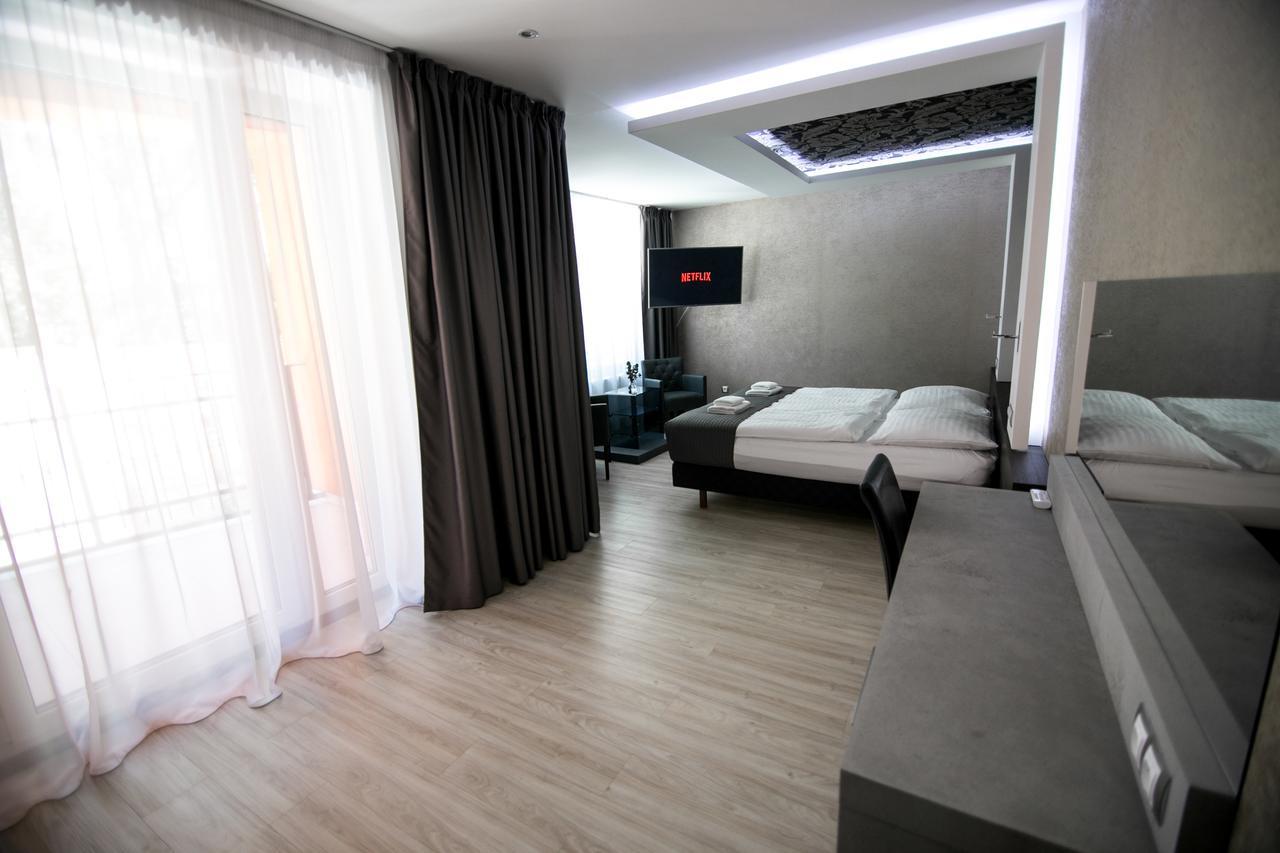 Hotel U Kostela Modrice Bagian luar foto