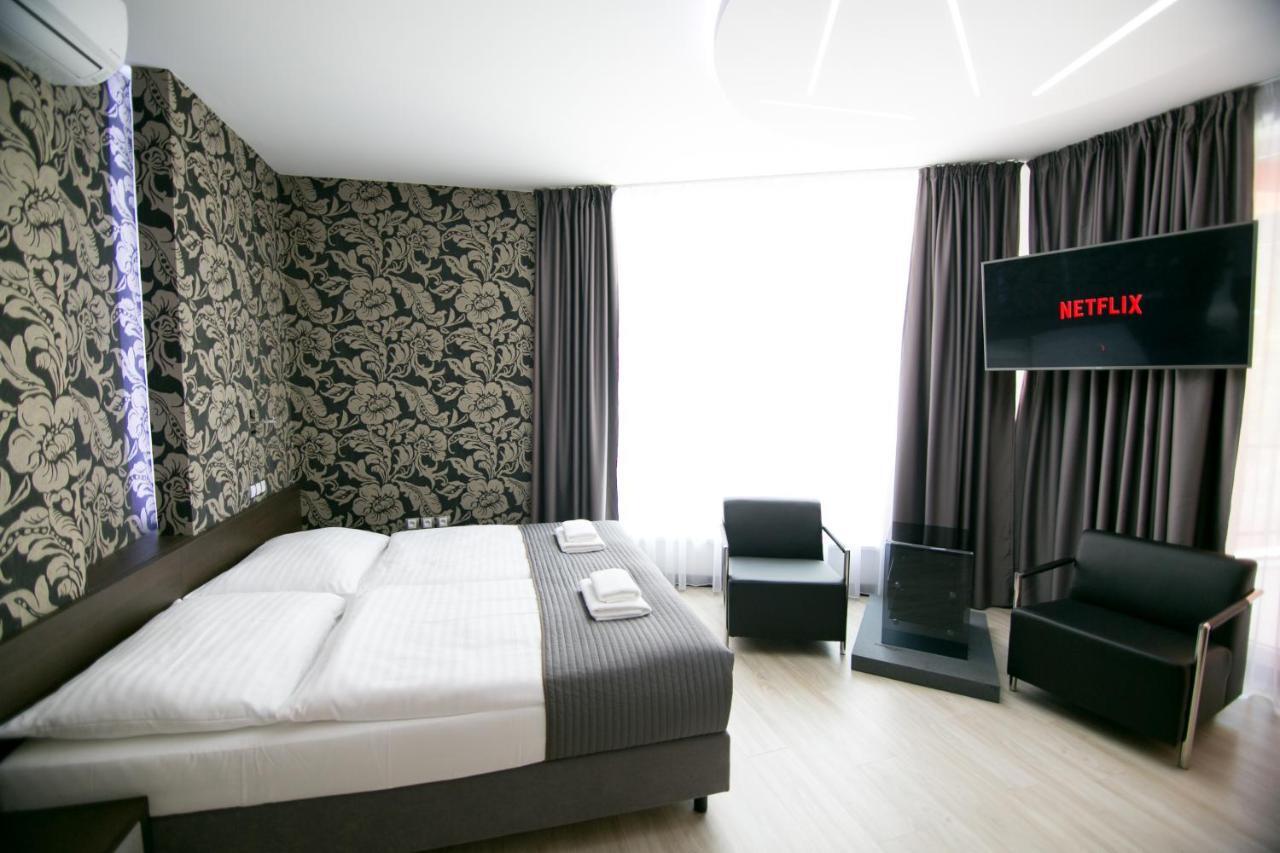 Hotel U Kostela Modrice Bagian luar foto